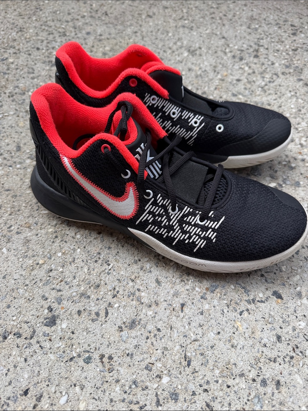 Nike Kyrie Flytrap 2 Basketball Shoes US sz 9